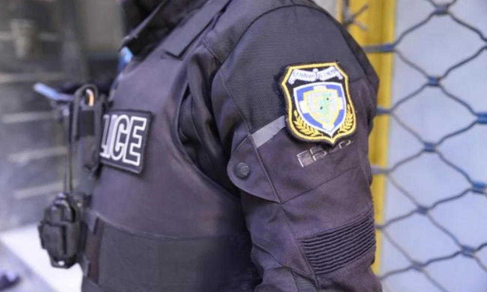 Κατερίνη: Αστυνομικός σώζει νεαρή που καταρρέει μέσα σε καφετέρια